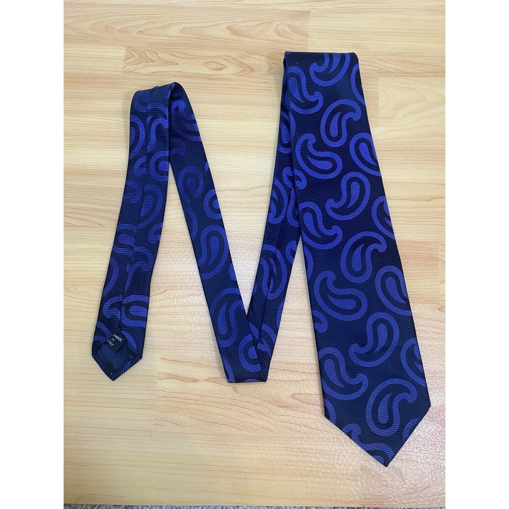 Giorgio Armani Navy Blue Paisley Silk Tie Hand Made in Italy Mens Necktie